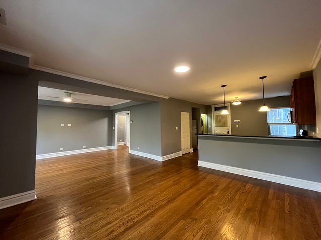 623 Washington Boulevard 2N, Oak Park, IL 60302