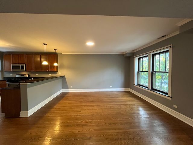 623 Washington Boulevard 2N, Oak Park, IL 60302