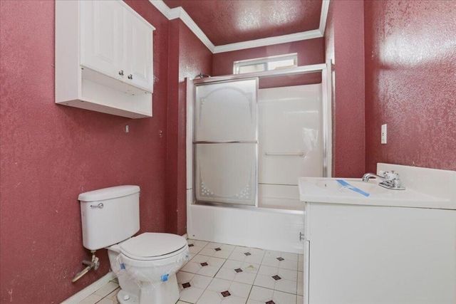 1079 Magnolia Avenue W, San Bernardino, CA 92411