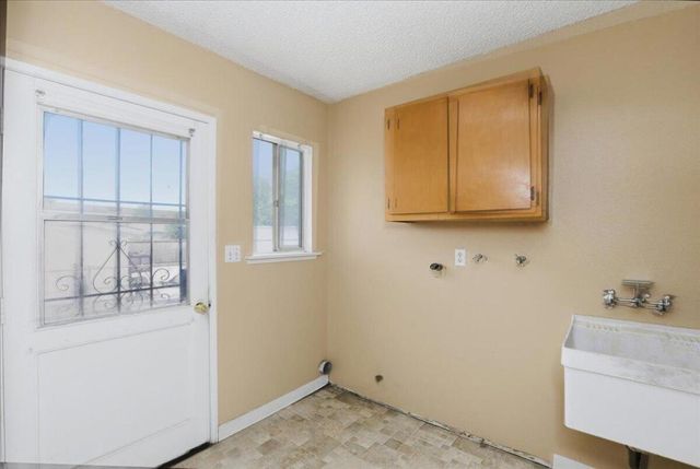 1079 Magnolia Avenue W, San Bernardino, CA 92411