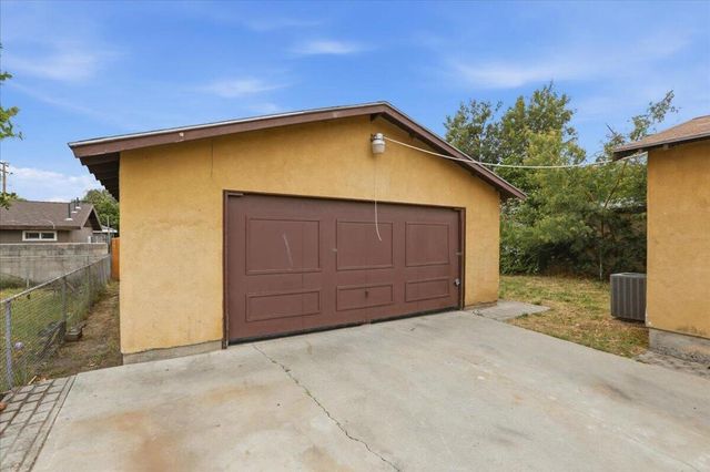 1079 Magnolia Avenue W, San Bernardino, CA 92411