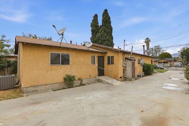 1079 Magnolia Avenue W, San Bernardino, CA 92411