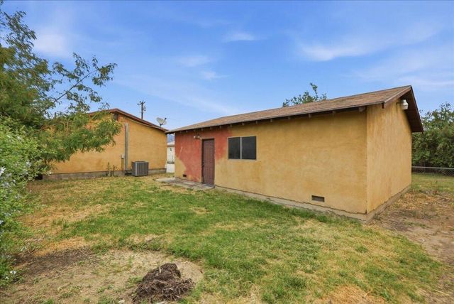 1079 Magnolia Avenue W, San Bernardino, CA 92411