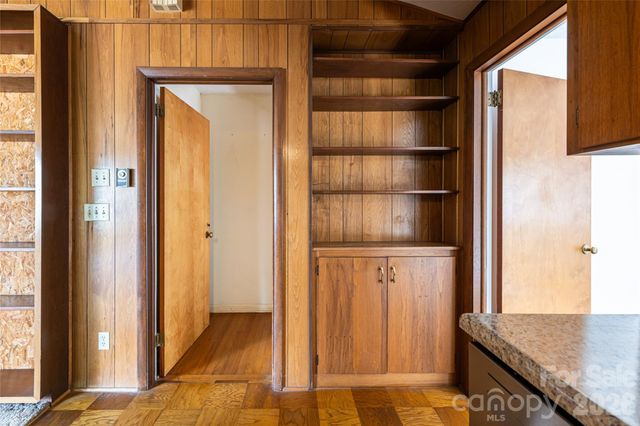 180 Lakewood Drive, Asheville, NC 28803