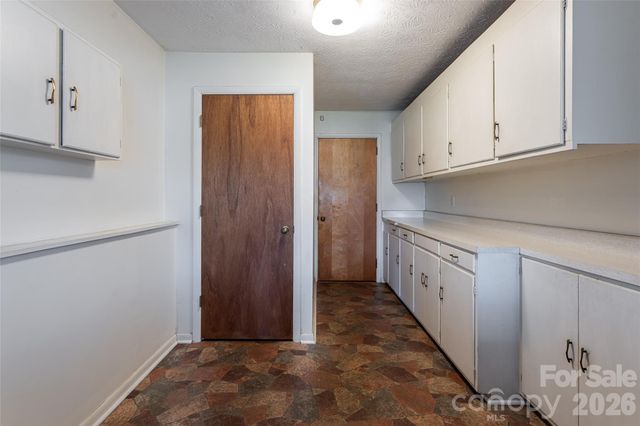 180 Lakewood Drive, Asheville, NC 28803