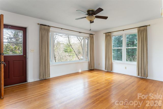 180 Lakewood Drive, Asheville, NC 28803