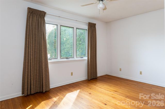 180 Lakewood Drive, Asheville, NC 28803