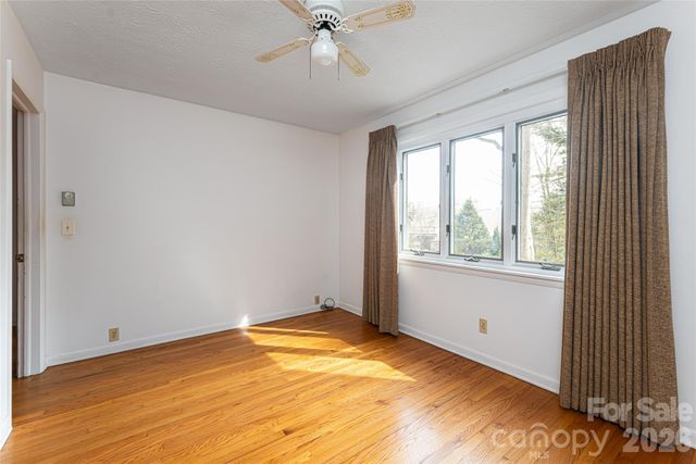 180 Lakewood Drive, Asheville, NC 28803