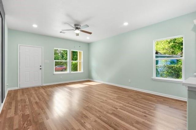 819 Junction Avenue A, Cleveland, TX 77328