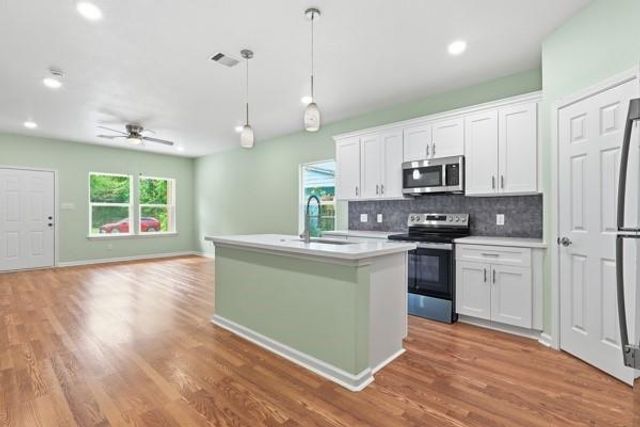 819 Junction Avenue A, Cleveland, TX 77328