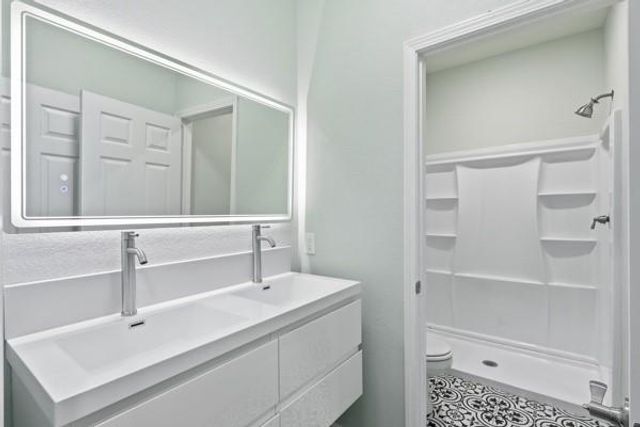819 Junction Avenue A, Cleveland, TX 77328