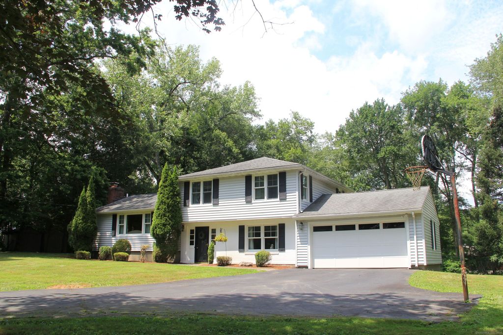 417 Richard Lane, Orange, CT 06477