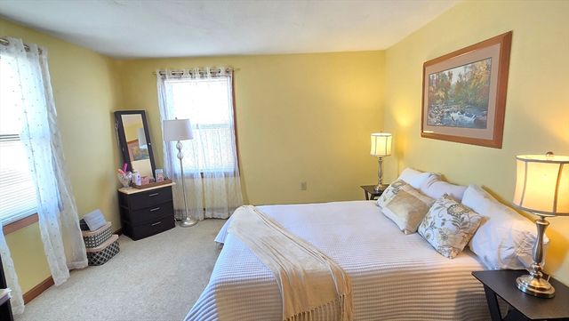 93 Pennacook Drive 93, Leominster, MA 01453