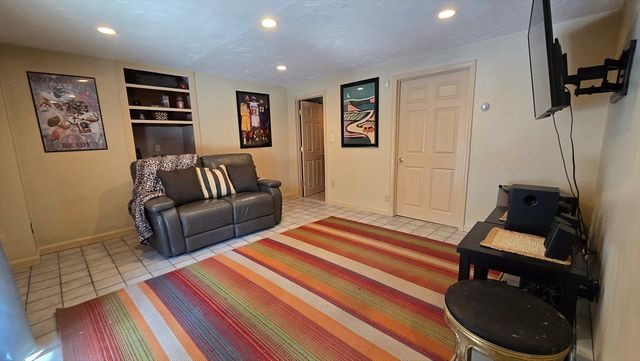 93 Pennacook Drive 93, Leominster, MA 01453