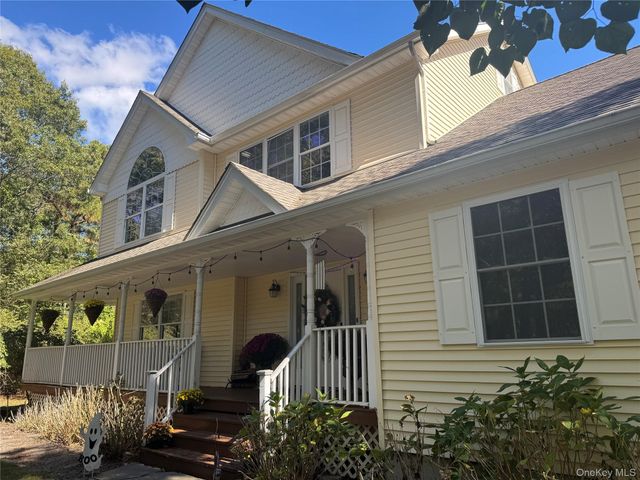 43 N Cozine Road, Manorville, NY 11949