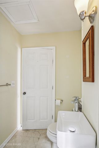 2008 Southlawn Drive, Des Moines, IA 50315