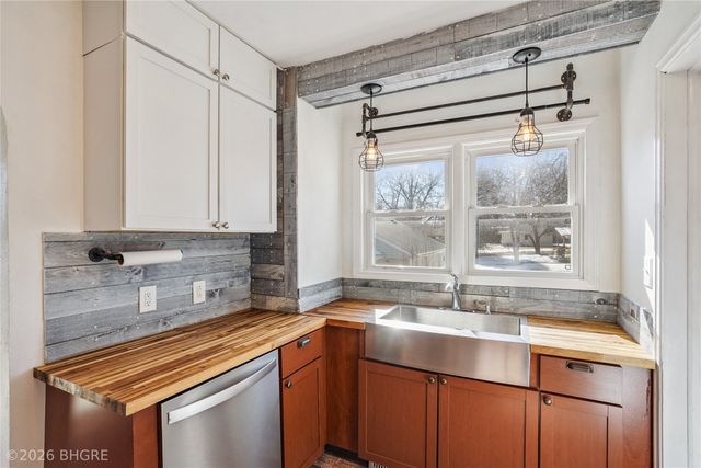 2008 Southlawn Drive, Des Moines, IA 50315