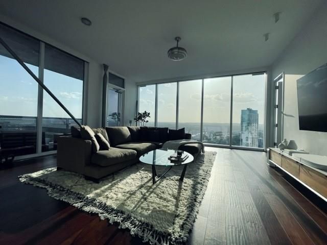 301 West Ave 3107, Austin, TX 78701