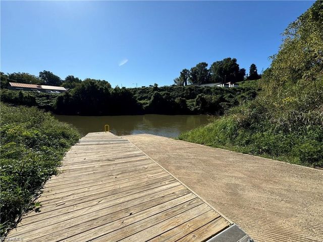 765 Oakland Drive G, Elkin, NC 28621