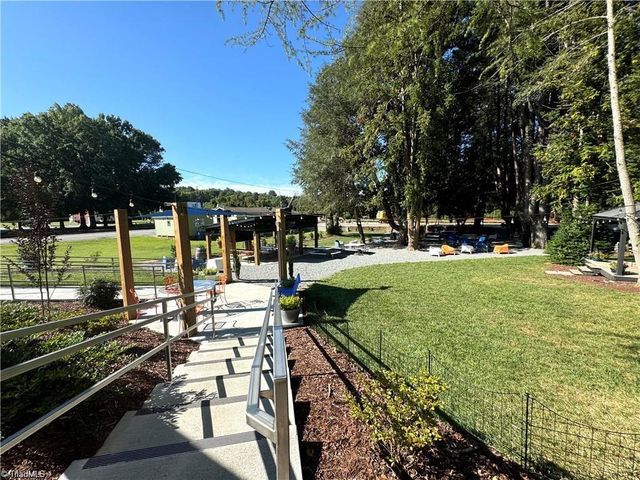 765 Oakland Drive G, Elkin, NC 28621