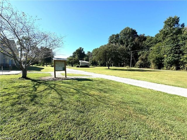 765 Oakland Drive G, Elkin, NC 28621