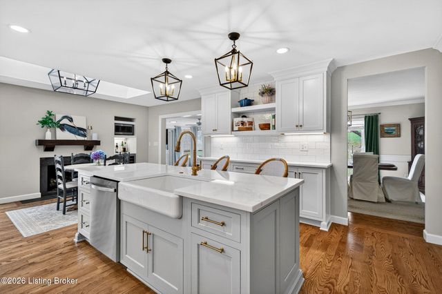 1901 Daleview Ln, Louisville, KY 40207