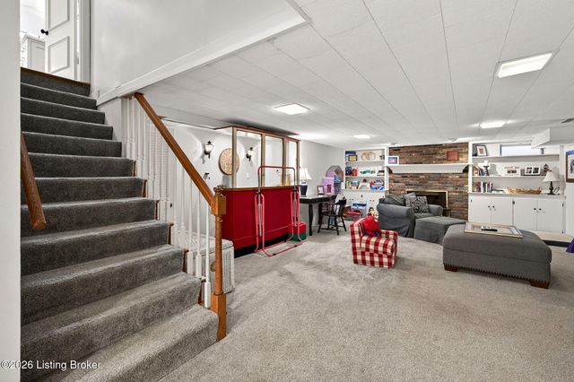 1901 Daleview Ln, Louisville, KY 40207
