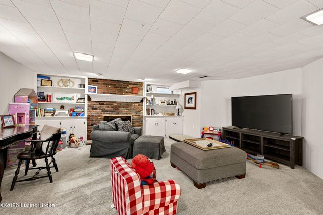 1901 Daleview Ln, Louisville, KY 40207