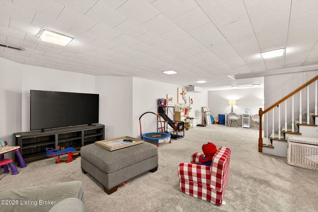 1901 Daleview Ln, Louisville, KY 40207