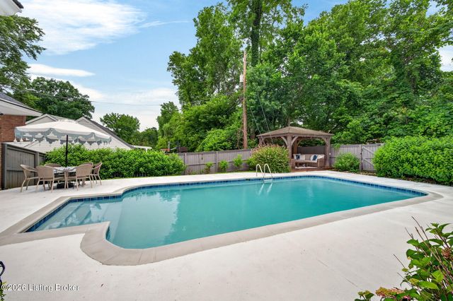 1901 Daleview Ln, Louisville, KY 40207