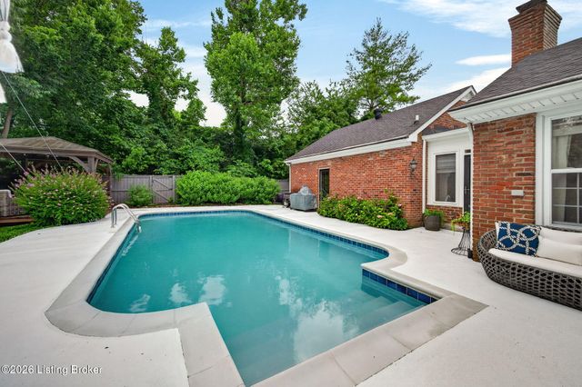 1901 Daleview Ln, Louisville, KY 40207