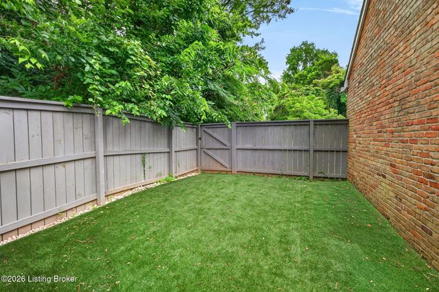 1901 Daleview Ln, Louisville, KY 40207