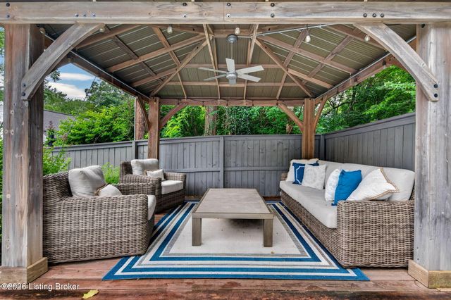1901 Daleview Ln, Louisville, KY 40207