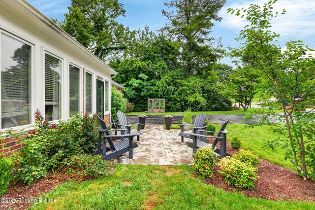 1901 Daleview Ln, Louisville, KY 40207