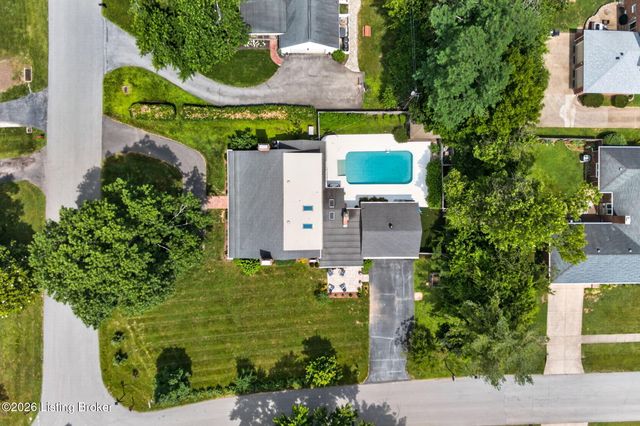 1901 Daleview Ln, Louisville, KY 40207