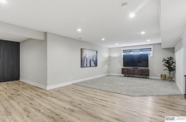 12357 Cooper Street, Papillion, NE 68046
