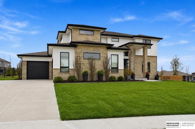 12357 Cooper Street, Papillion, NE 68046
