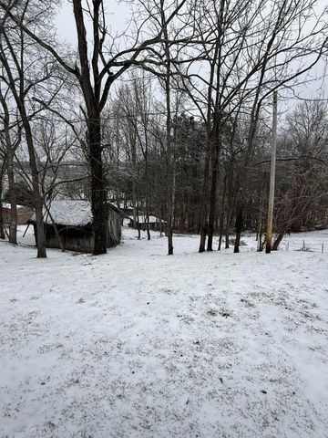 1356 W Pine Hill Road, London, KY 40744