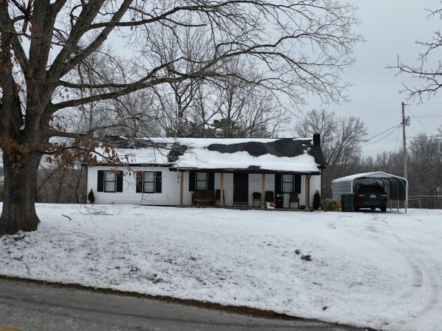 1356 W Pine Hill Road, London, KY 40744