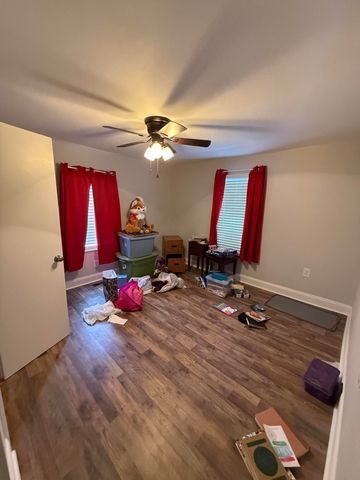 1356 W Pine Hill Road, London, KY 40744