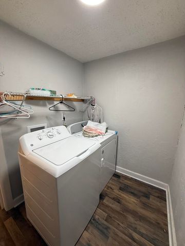 1356 W Pine Hill Road, London, KY 40744