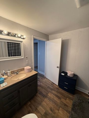 1356 W Pine Hill Road, London, KY 40744