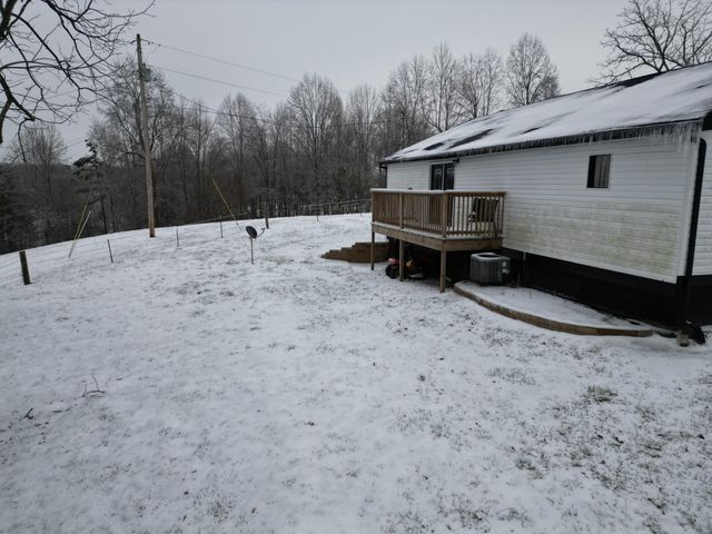 1356 W Pine Hill Road, London, KY 40744