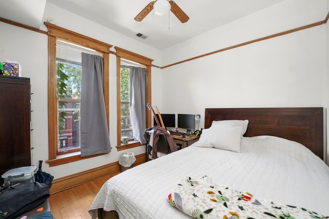 3135 N Clifton Avenue, Chicago, IL 60657