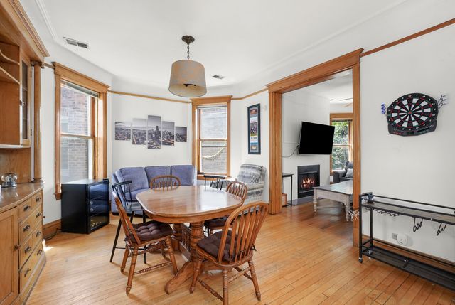 3135 N Clifton Avenue, Chicago, IL 60657