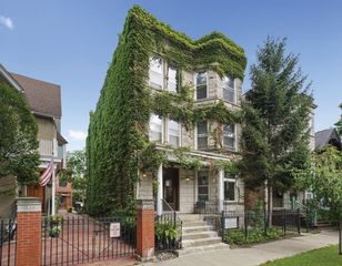 3135 N Clifton Avenue, Chicago, IL 60657