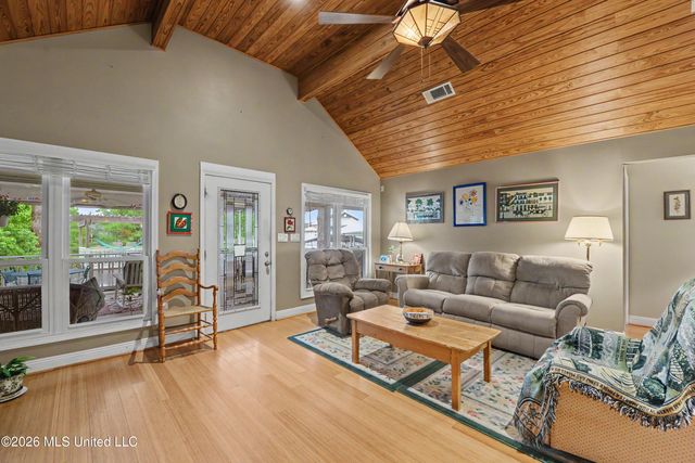 6330 Shawnee Street, Kiln, MS 39556