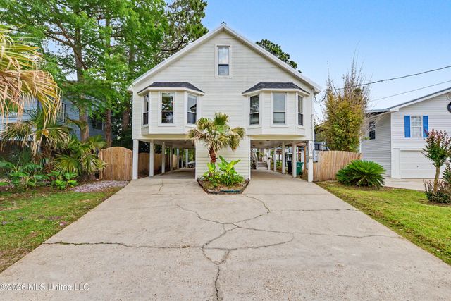6330 Shawnee Street, Kiln, MS 39556