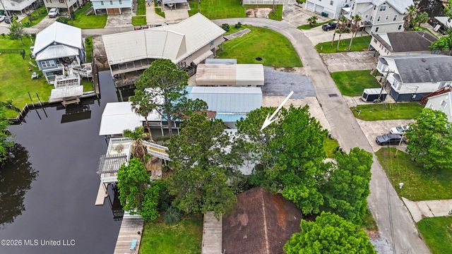 6330 Shawnee Street, Kiln, MS 39556