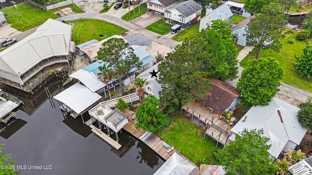 6330 Shawnee Street, Kiln, MS 39556